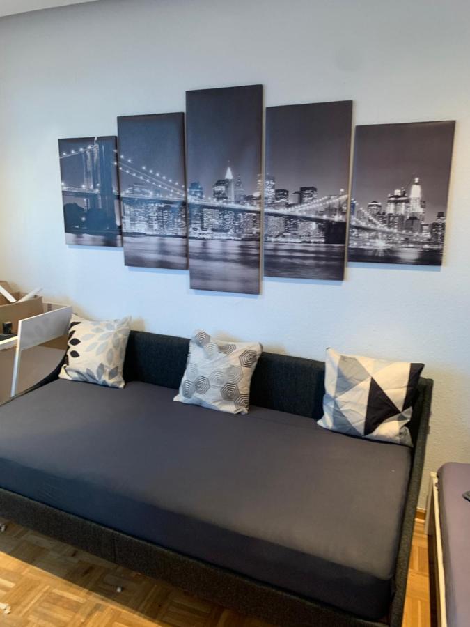 Mainpark Apartment 4 Schlafzimmer Bis Zu 10 Personen Direkt Ueber Aschaffapartment Bei Aschaffenburg Mainaschaff Buitenkant foto