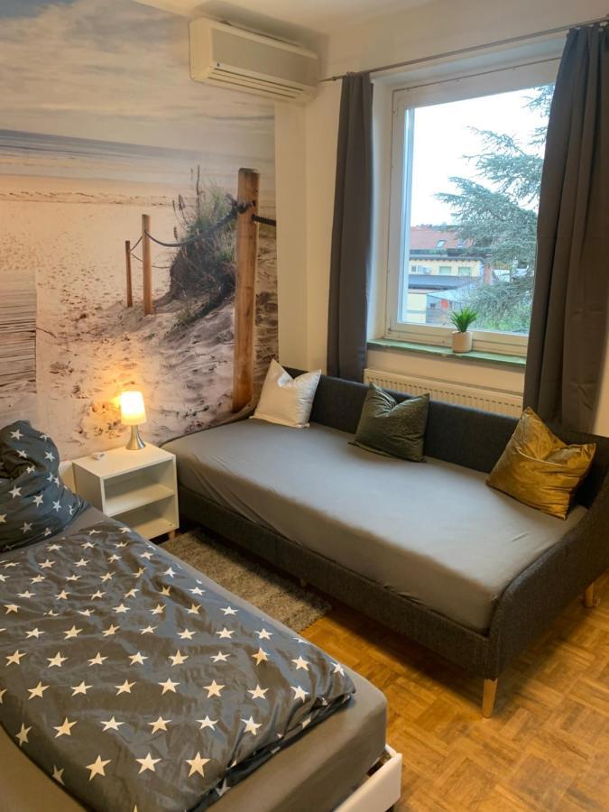Mainpark Apartment 4 Schlafzimmer Bis Zu 10 Personen Direkt Ueber Aschaffapartment Bei Aschaffenburg Mainaschaff Buitenkant foto