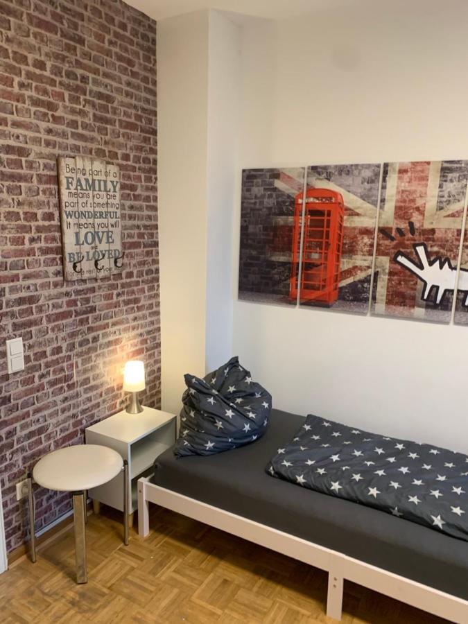 Mainpark Apartment 4 Schlafzimmer Bis Zu 10 Personen Direkt Ueber Aschaffapartment Bei Aschaffenburg Mainaschaff Buitenkant foto