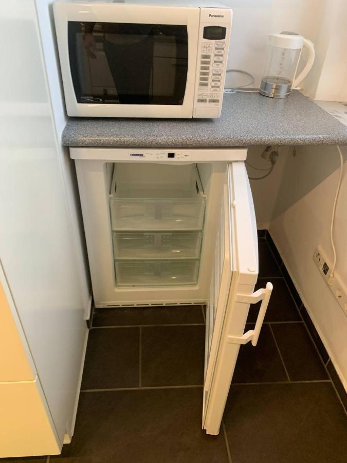 Mainpark Apartment 4 Schlafzimmer Bis Zu 10 Personen Direkt Ueber Aschaffapartment Bei Aschaffenburg Mainaschaff Buitenkant foto