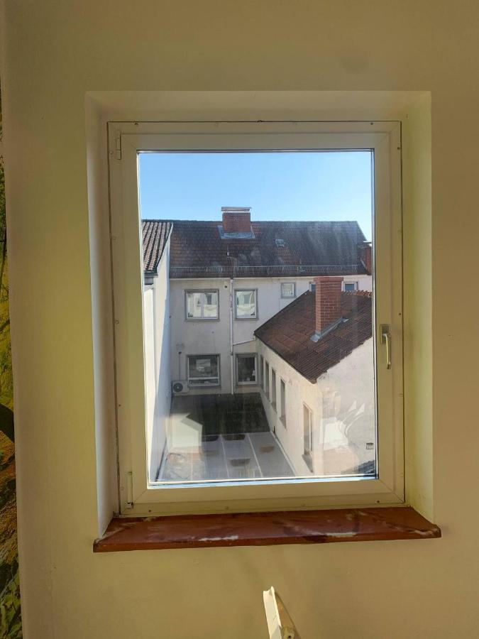 Mainpark Apartment 4 Schlafzimmer Bis Zu 10 Personen Direkt Ueber Aschaffapartment Bei Aschaffenburg Mainaschaff Buitenkant foto